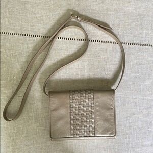 Designer Inspired Crossbody/ Clutch Bag
2 for the price of 1! versatile use….